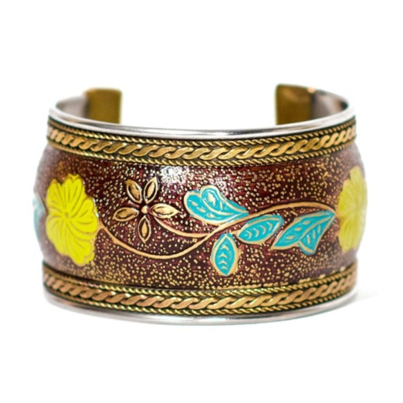 NWT - Stunning Cuff Bracelet - Picture 1 of 1
